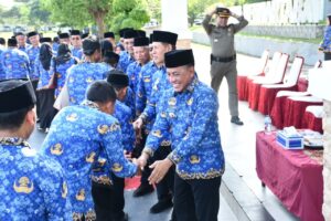 Foto Bupati Dan Wakil Bupati Bima Bersama Staf.