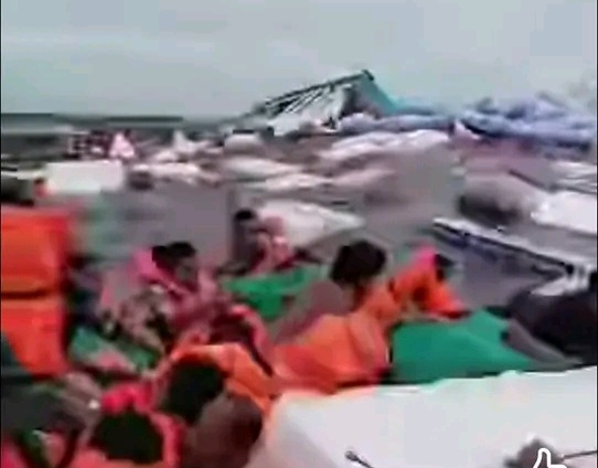 KM Selebes Karam di Teluk Bone: Seluruh Penumpang Berhasil Dievakuasi Selamat